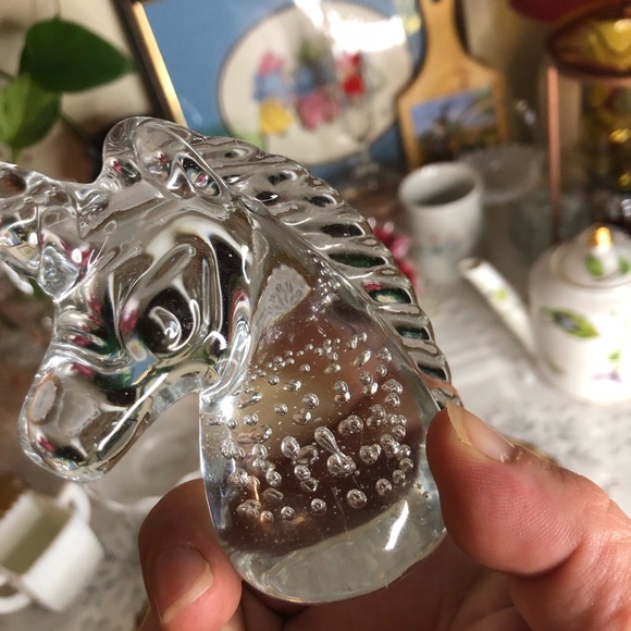 Vintage unicorn paperweight - Picture 5 of 12